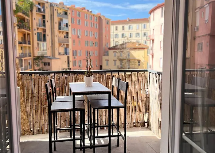 Апартаменти T3 Pres Du Port